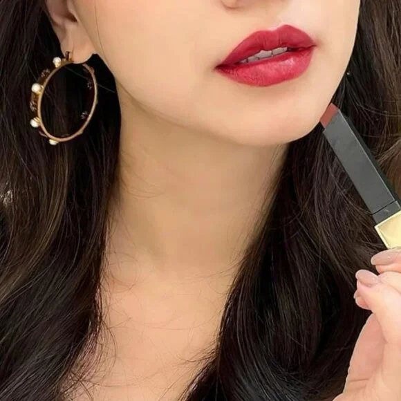 Tory Burch Gold Hoop Earrings with Pearl Accents - Picture 3 of 5